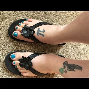 Clarks platform flip flops in size 11